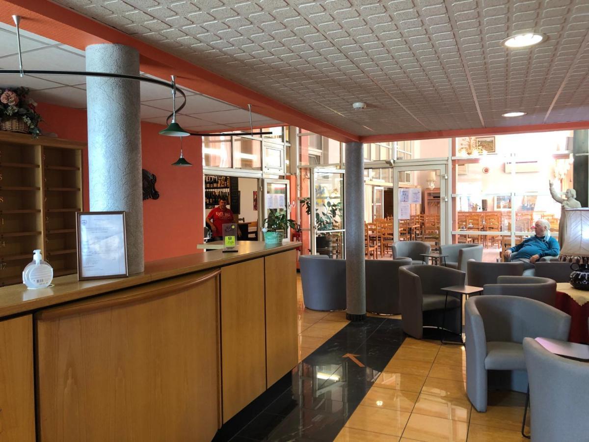 Logis Hotel Restaurant Saint Augustin Mittelbronn Exterior photo